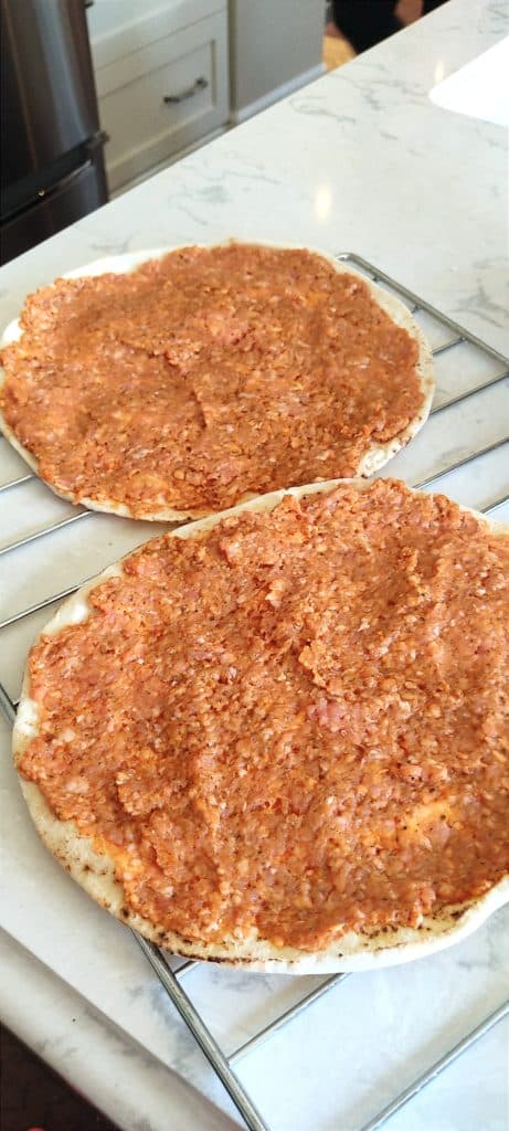 lahmajoun, armenian lahmajoun, turkish lahmajoun, how to make lahmajoun, lahmacun, turkish lahmacun, lahma bi aljeen, lebanese pizza, armenian pizza, turkish pizza, lahmajoun recipe, 