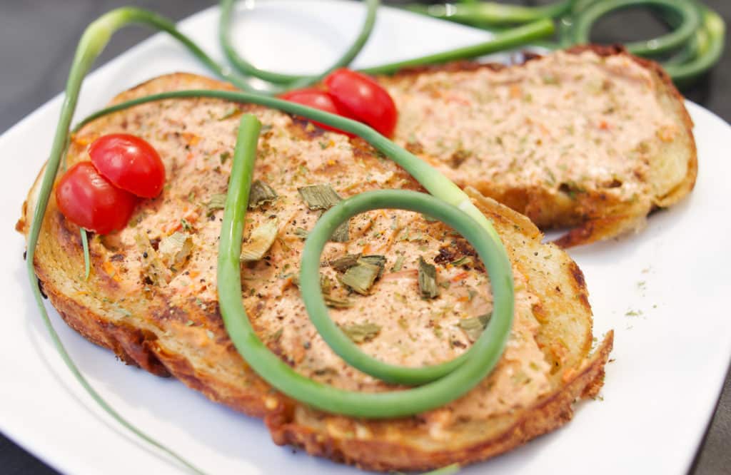 tomato and goat cheese, goat cheese spread, how to make goat cheese spread, garlic goat cheese, scapes, what to do with scapes,