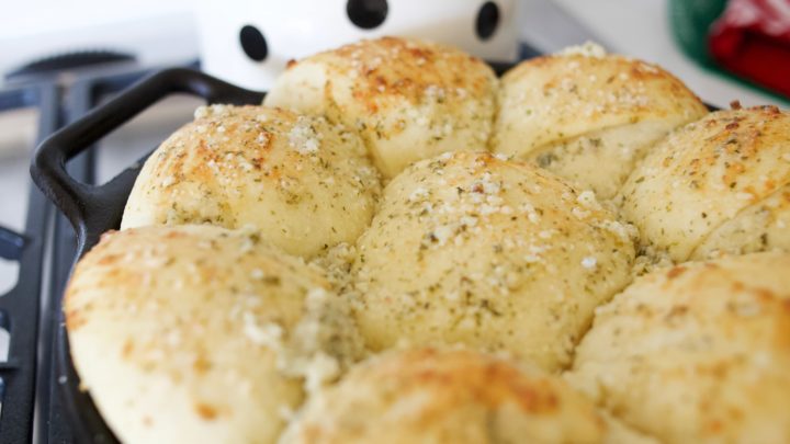 pan bread, garlic pan bread recipe, pan bread jack astors, jack astors pan bread, jack astors garlic pan bread, pan bread recipe, how to make pan bread, skillet bread, making bread in a cast iron pan,