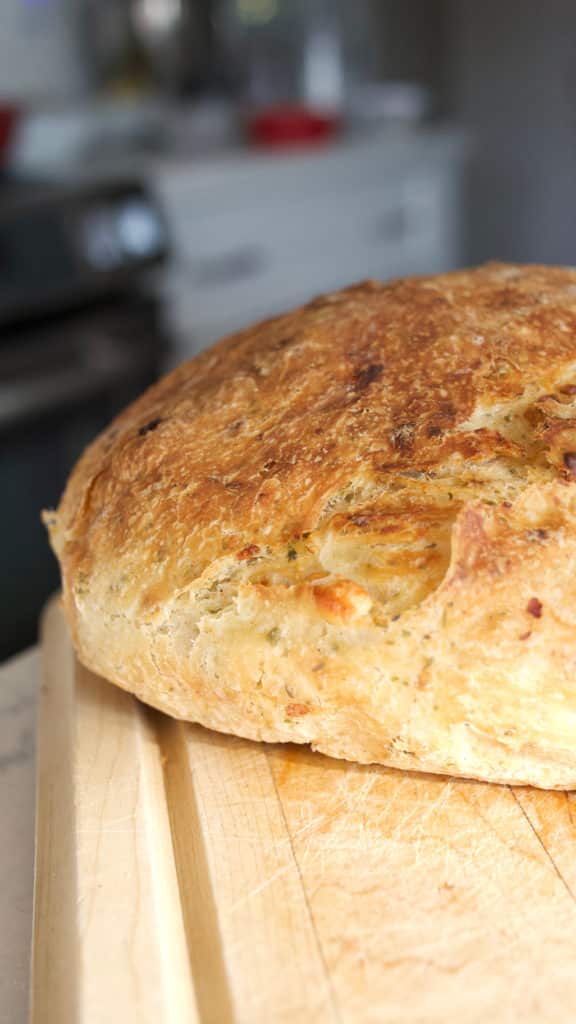 no knead bread, no knead dutch oven bread, dutch oven bread, no knead cheese bread, feta bread, how to make no knead bread, easy way to make no knead bread, 