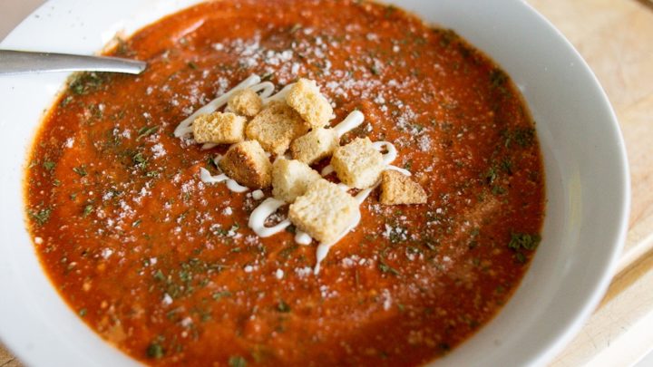 homemade tomato soup, how to make tomato soup, the best tomato soup, homemade tomato soup recipe, cheesy tomato soup, cheesy tomato soup recipe